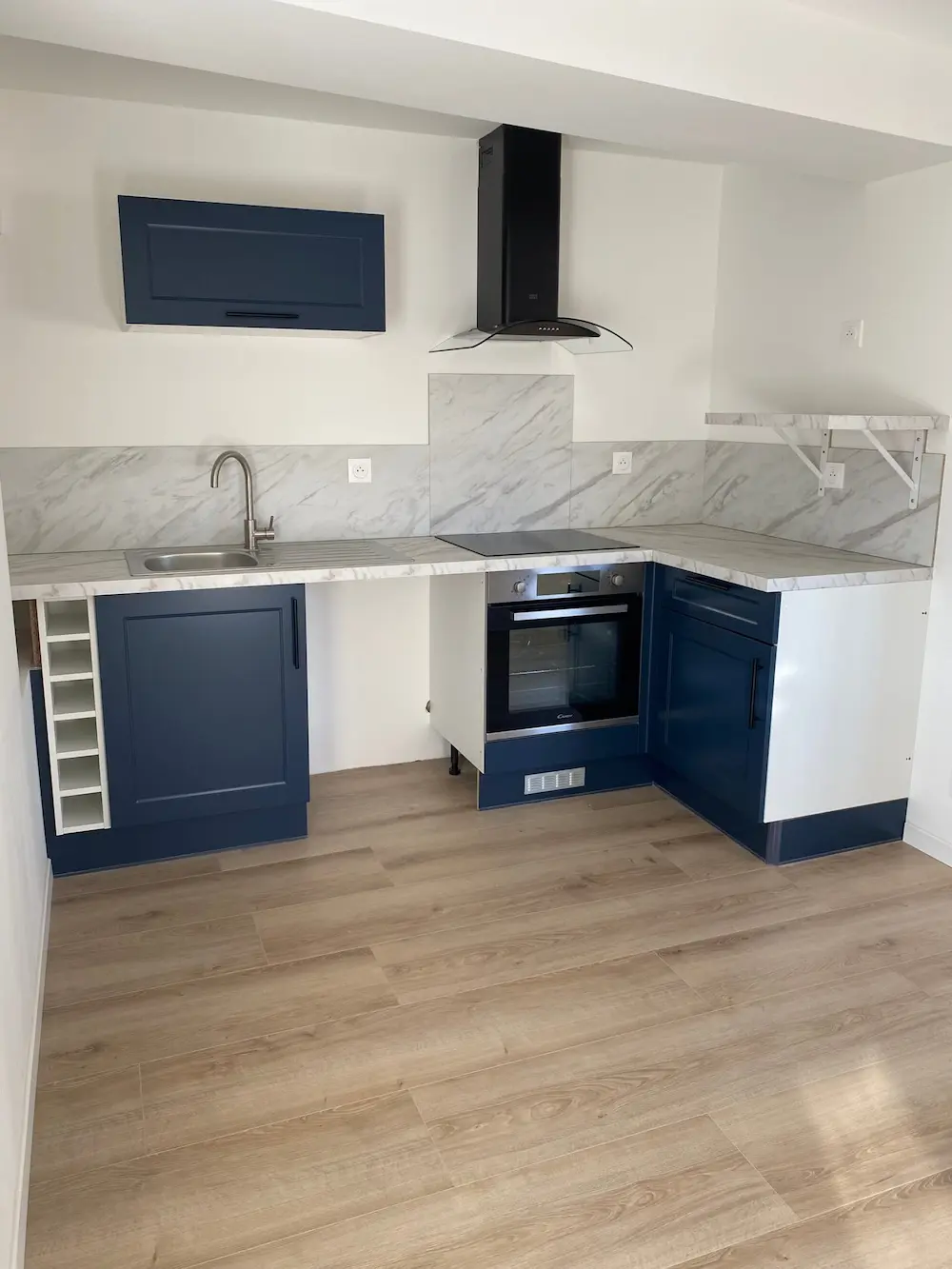 Rénovation d'une cuisine dans un appartement de 40 m2 lors de notre accompagnement immobilier.