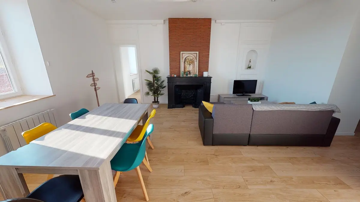 Rénovation complète d'une pièce de vie suite à notre accompagnement immobilier.